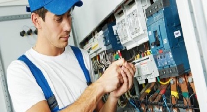 İzmir Klima Elektrik Tesisatı, klima montajı, yerinde servis, arıza onarımı, profesyonel destek, 7/24 hizmet, hızlı çözümler, İzmir klima servisi, elektrik tesisat bakımı, klima sistem sorunları.